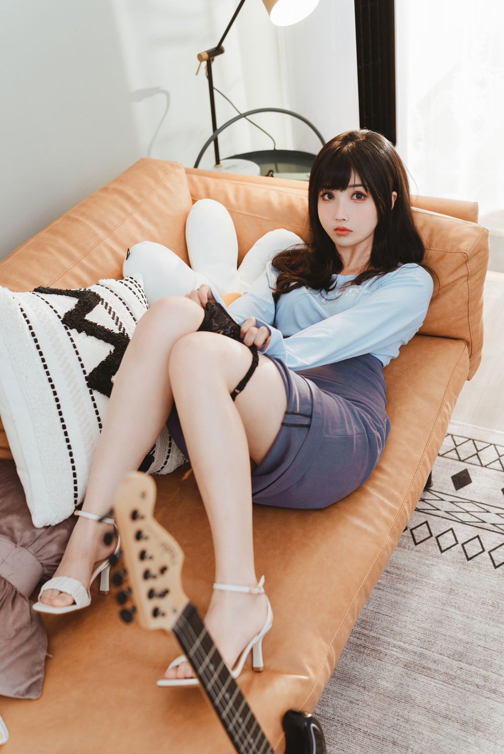 作品:凉凉子 – 吉他妹妹系带裙预览图 1 作品:凉凉子 – 吉他妹妹系带裙预览图 1